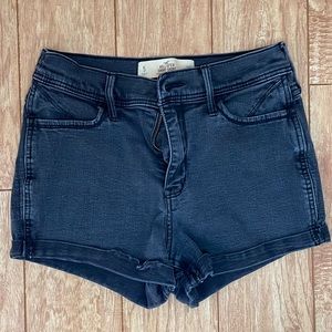Hollister - High rise short shorts in black